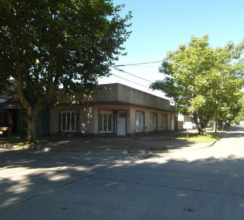 Casa En Esquina En General Madariaga