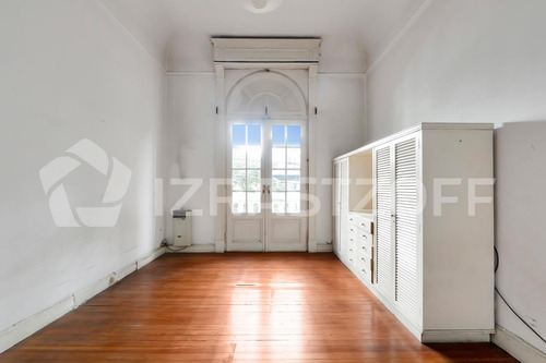 Departamento Francés En Venta En Recoleta. 4 Ambientes