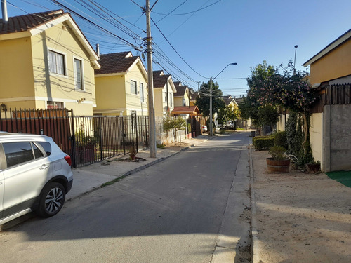 Impecable, 2 Pisos, 3 Dormitorios, 2 Baños (90267)