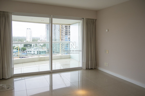 Apartamento En Mansa - Punta Del Este- Ref: 3273