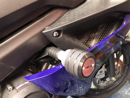 Imagen 3 de 5 de Sliders Macizo Para Yamaha R15 V3 + Envío Gratis
