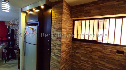 Apartamento En Venta Piso Bajo Baños Remodelados Ubicado En El Centro De Maracay Acceso A Las Principales Vías 25-16806 Miriam