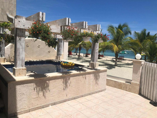 Vendo Villa De 4 Habitaciones En Juan Dolio