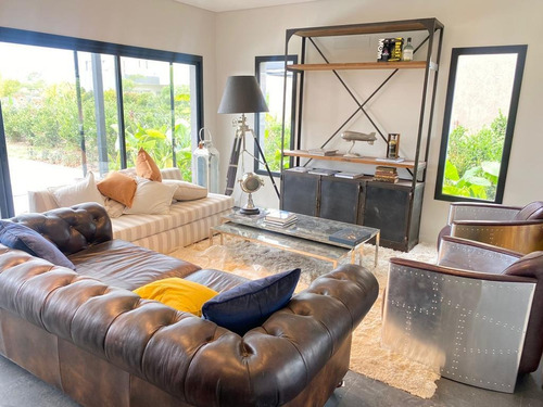 Imagen 1 de 10 de Casa De 4 Ambientes En Venta En Araucarias, Puertos De Escobar