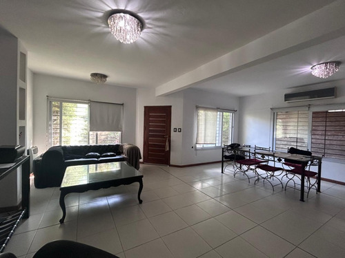 Venta Canning Casa A 2 Cuadras Shopping Las Toscas, Amplia Y Luminosa! Apta A Crédito!