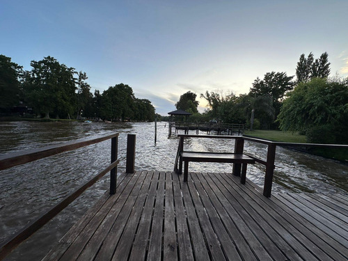 Casa En Venta En El Delta De Tigre - Río Carapachay Al 110
