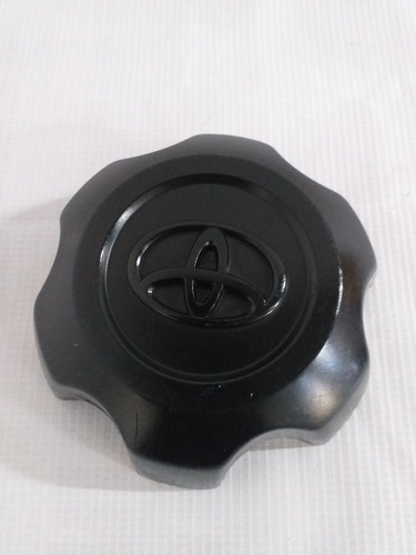 Tapon Centro Toyota Hilux Negro Original (Usado)