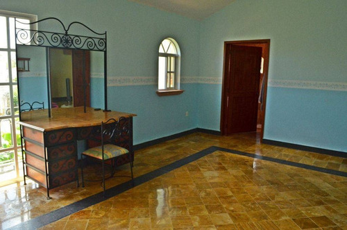 Imagen 21 de 28 de Bellisima Casa Grande En Venta En Cancun !!! C1865
