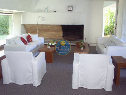 Casa En Venta Zona Mansa, Punta Del Este, 5 Dormitorios.- Ref: 5925