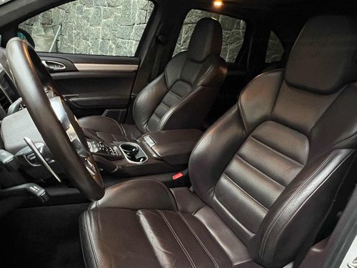 Porsche Cayenne 4.8 V8 Turbo S 5p