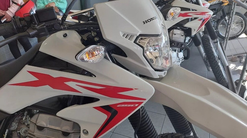 Imagen 4 de 9 de Honda Tornado 250