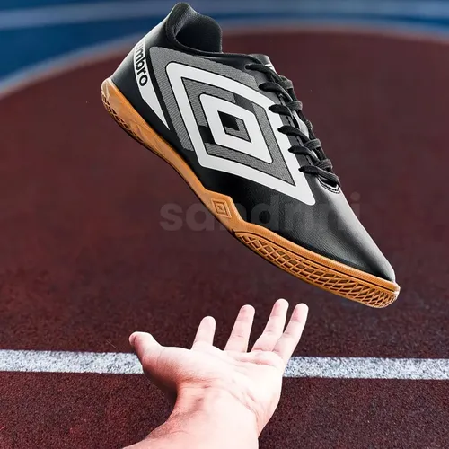 Chuteira sales umbro quadra