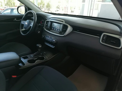 Imagen 14 de 15 de Kia Sorento Lx