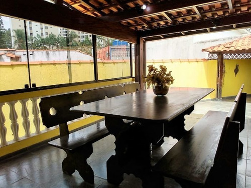 Casa À Venda Na Rua Engenheiro Wilson Houck, Jardim Da Glória, Taboão Da Serra - Sp - Liv-10676