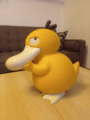 Pokémon Psyduck Asustadito 30cm (escala 1:3)