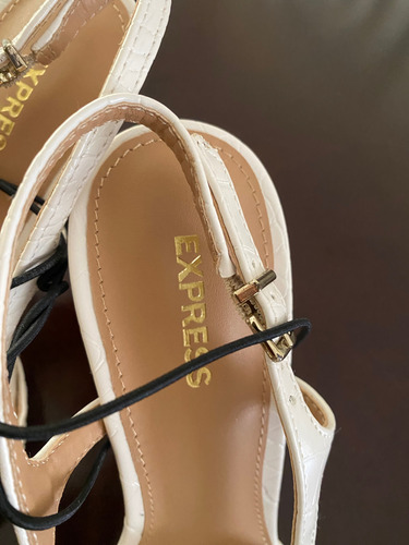 Zapatos De Tacones Alto . Marca Express