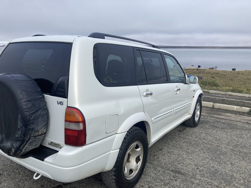 Vendo Suzuki Xl7, Motor 2,7, Bencinero, Mecánico, 4x4