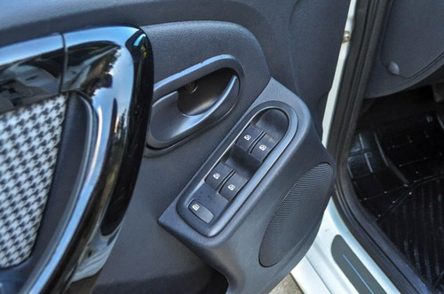 Renault Sandero STEPWAY 1.6 TWEED AT