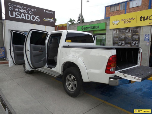 Imagen 8 de 15 de Toyota Hilux Doble Cabina