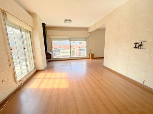 Venta Hermosa Casa De Altos, La Blanqueada, 2 O 3 Dormitorios, Al Frente, Balcón, Terraza, Sin Gastos Comunes, Independiente, Divina