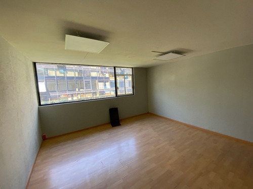 Excelente Oficina De 250 M2 En Prado Norte