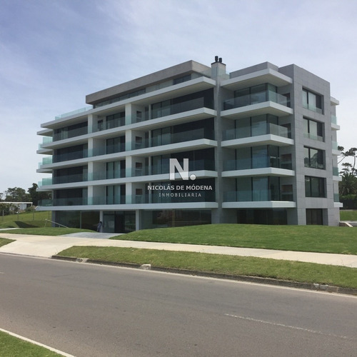 Oportunidad !!! Sea Breezes - Venta - Mansa - Punta Del Este - 3 Dormitorios - Piscina- Ref: 651