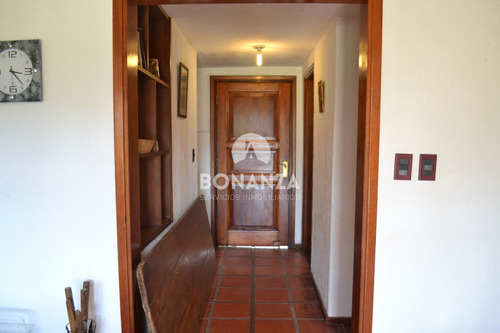 Piriápolis, Playa Hermosa. Casa En Venta A 200 Metros De La Playa. Padrón Único, 4 Dormitorios, 2 Baños