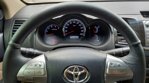 Toyota Hilux SW4 3.0 Srv 7l 4x4 Aut. 5p
