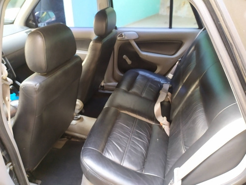 Volkswagen Gol 2000 1.0 16v 5p