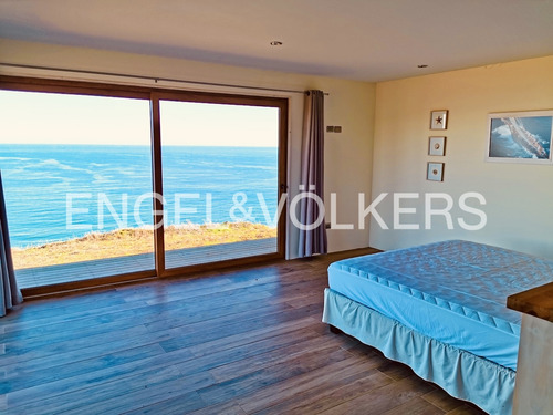 Moderna Y Equipada Con Espectacular Vista Al Mar