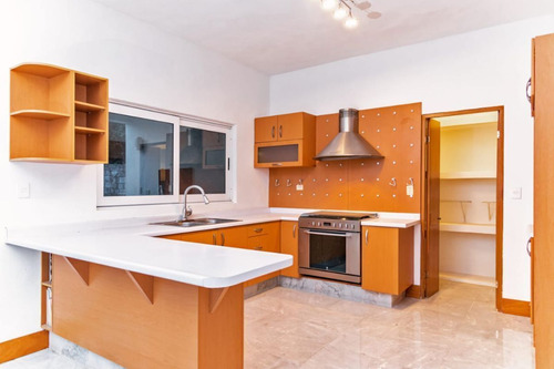 Casa En Venta En Jardines De La Estanzuela En Monterrey
