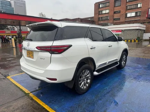 Toyota Fortuner Srv 2.8cc 4x4 Diesel At Aa