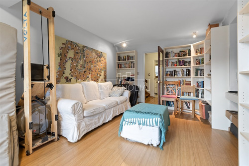Casa En Venta De 5 Dorm. En Lo Barnechea
