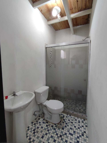 Imagen 9 de 13 de Casa Altos De Paramillo Piscina Económica San Cristóbal