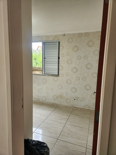 Apartamento Térreo 4 Cômodos.