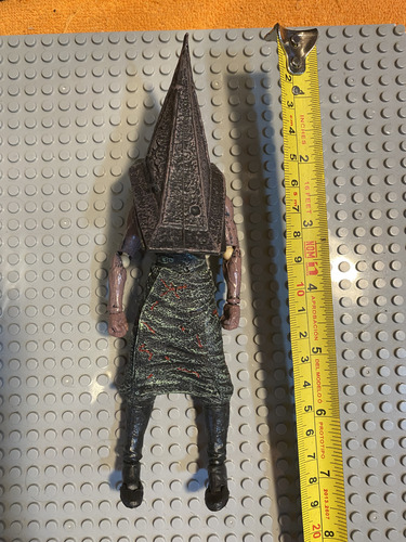 Silent Hill Red Pyramid Thing Figma Sp-055 (Usado)