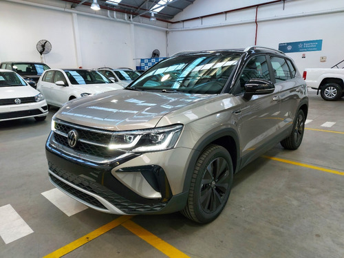 Imagen 1 de 15 de Volkswagen Taos Highline Hero 250tsi