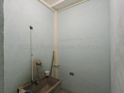 %# Edificio En Venta Con Grandes Oportunidades Para Invertir Al Centro- Este De Barquisimeto #$% Kenlimar Nieto 24-4370 &%$#