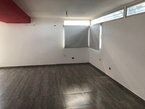 Imagen 10 de 14 de Venta Propiedad De 3 Dormitorios Con Jardín, Cerca Carrefour