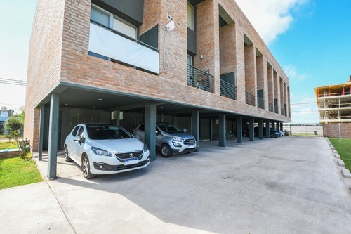 Imagen 25 de 30 de Departamento De 2 Dormitorios En Venta - Duplex - Tierra Nueva - Fisherton