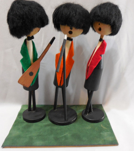 Tres Muñecos Antiguos De Madera Artesanal De Los Beatles