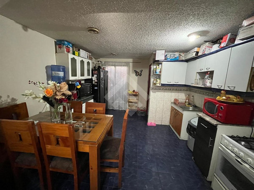 Casa En Venta De 3 Dorm. En San Bernardo