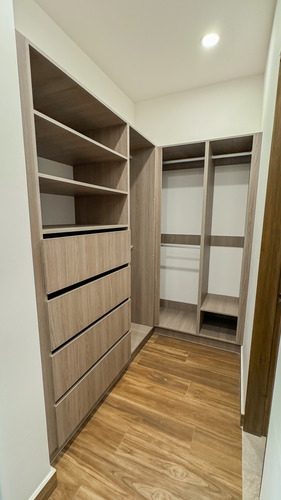 Depto. Emae | Departamento 4 Recámaras En Venta En Real Antigua, Zona Esmeralda