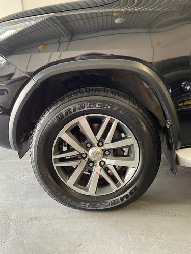 Toyota SW4 2.8 Tdi Srx 7l 4x4 Aut. 5p