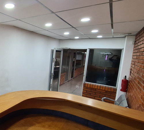 Imagen 7 de 8 de Local Oficina 5 Puestos De Trabajo