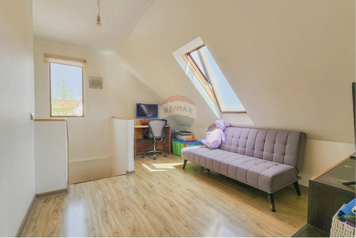 Oportunidad!! Casa Familiar, Gran Patio! 4d/3b