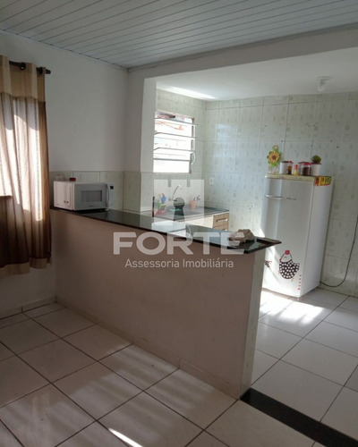 Imagem 2 de 13 de Vendo Casa Na Vila Ipiranga Em Mogi Das Cruzes. Imobiliárias De Mogi Das Cruzes. 2 Dorm, Sala, Cozinha, Banheiro. - Ca00196 - 69840523