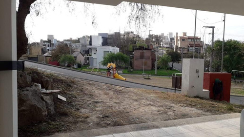 Casa De 3 Dormitorios En Venta En La Estanzuela La Calera