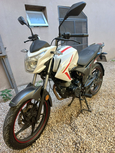 Imagen 4 de 17 de Zanella Rx 200cc Next Moto + 2 Cascos