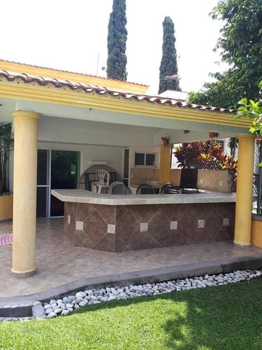 Casa En Renta Lomas De Cocoyoc (canarios)